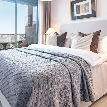 Lme144a Spacious & Luxury Family